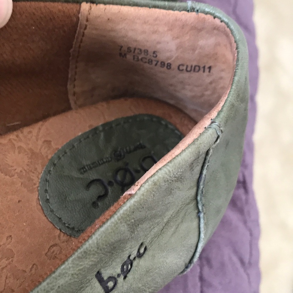 Green b.o.c flats - Picture 3 of 3